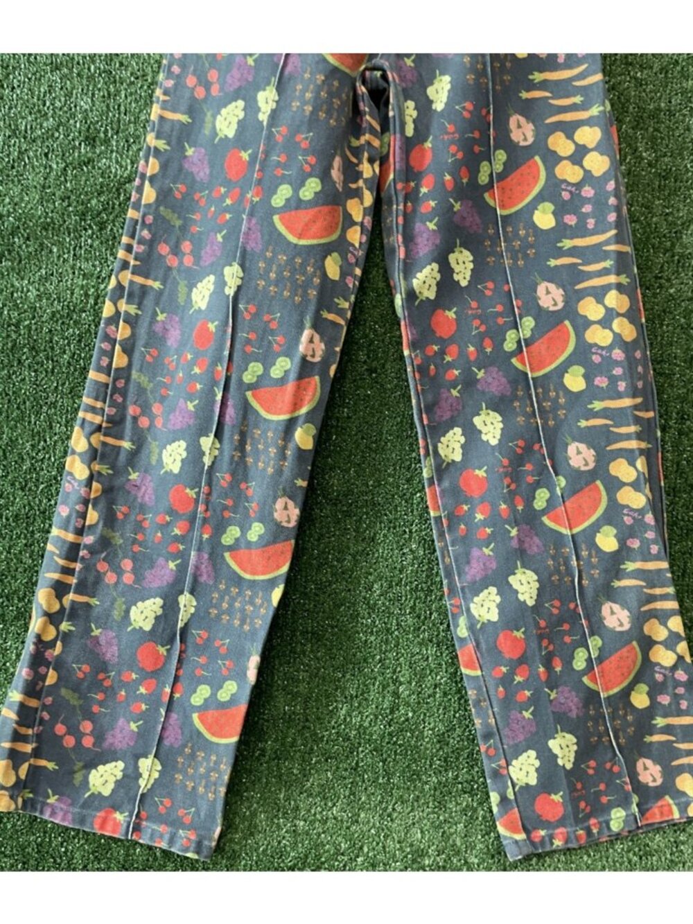 Nuuly Lisa Says Gah Women's Size 24 Fruit Print Jeans Pants Blue Multicolor - Picture 3 of 9